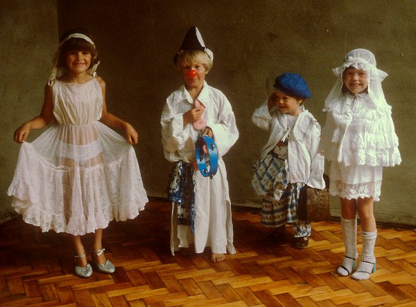 jmht_dressingup_c.jpg